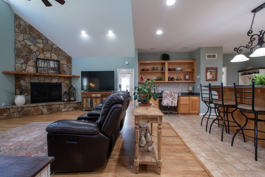415052 Murphy Residential