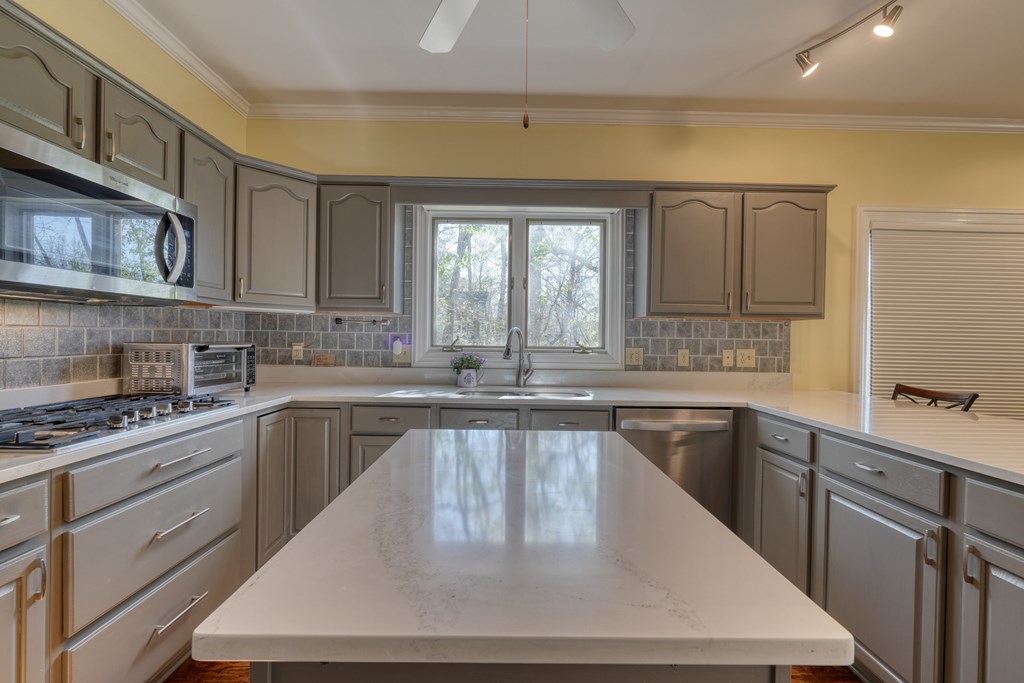 415082 Blairsville Residential