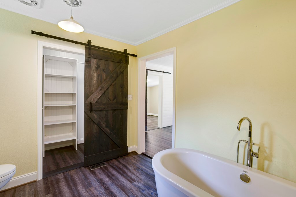 415143 Young Harris Residential