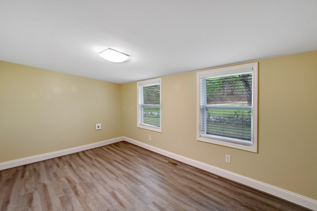 415143 Young Harris Residential