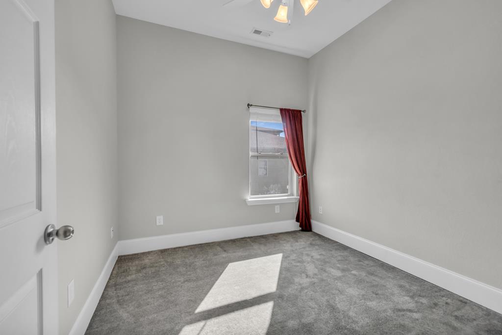 415151 Young Harris Residential