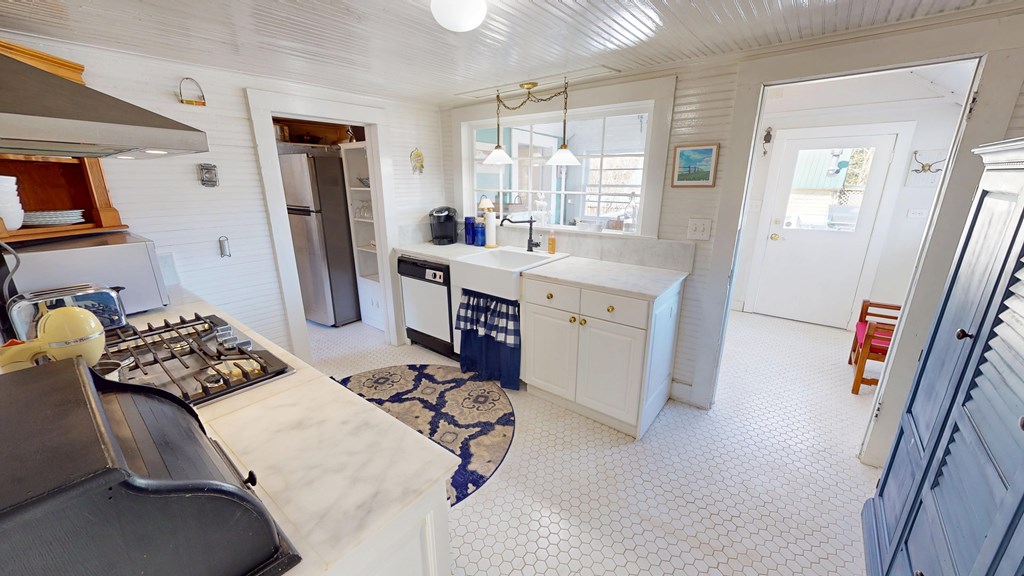 415179 Andrews Residential
