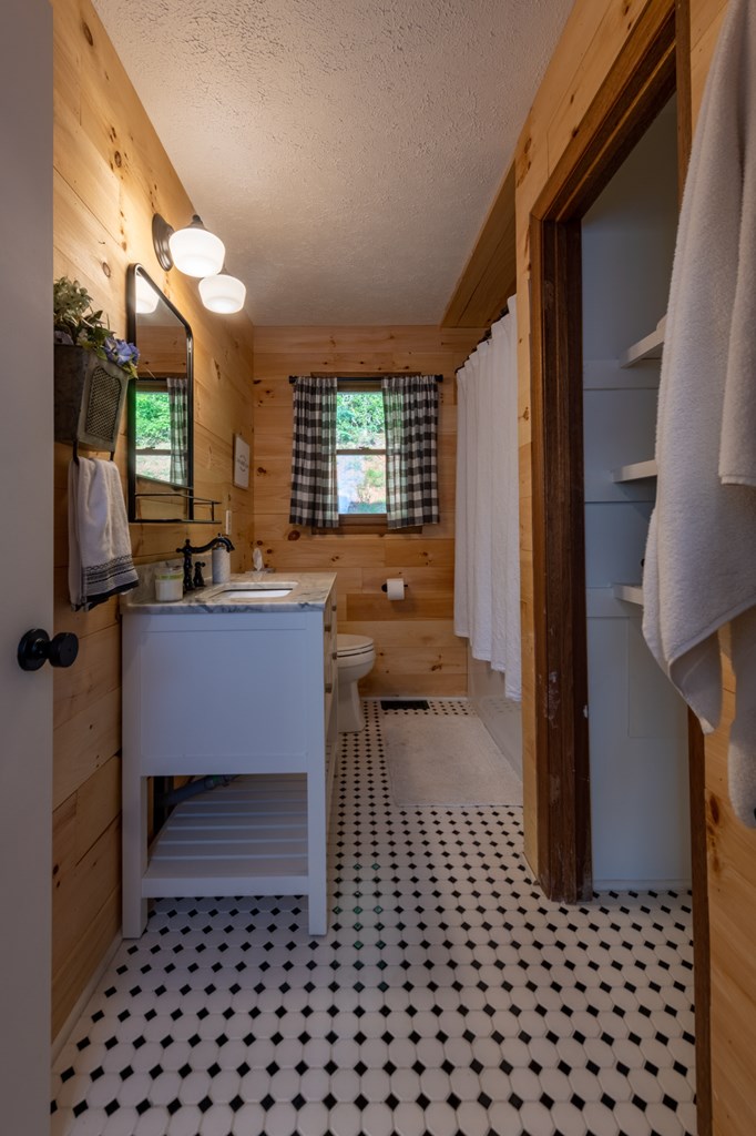 415203 Blue Ridge Residential