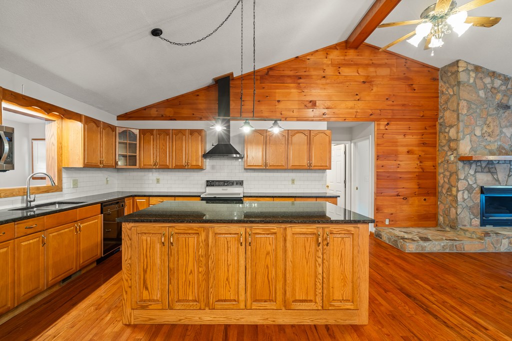 415228 Hiawassee Residential
