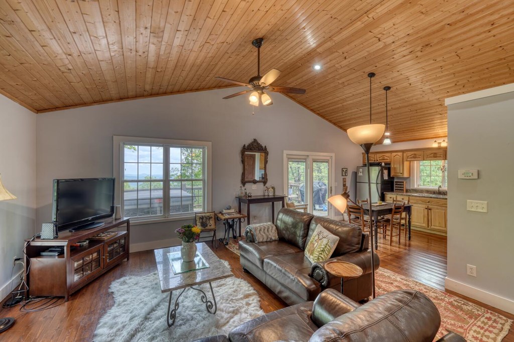 415237 Clayton Residential