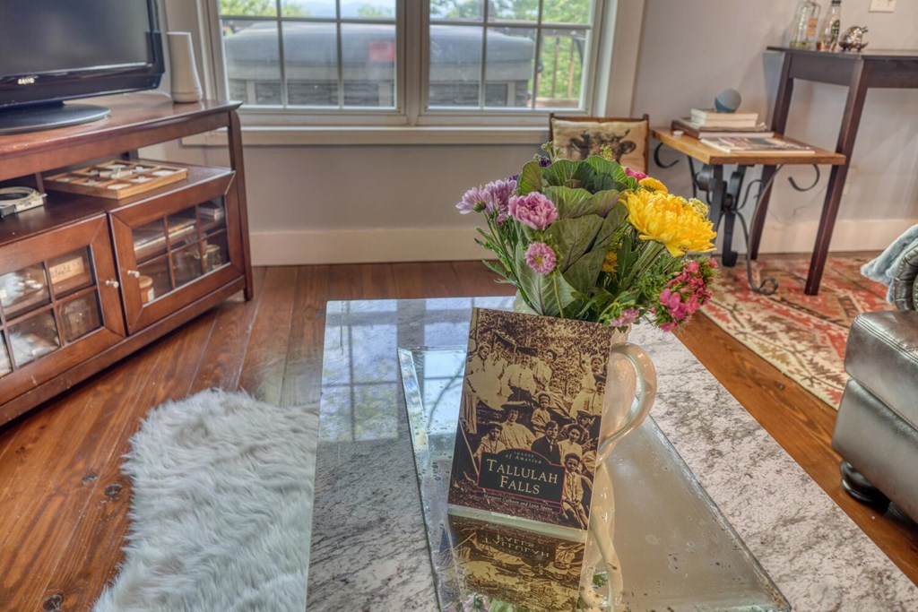 415237 Clayton Residential