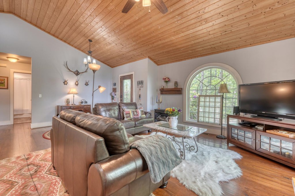 415237 Clayton Residential