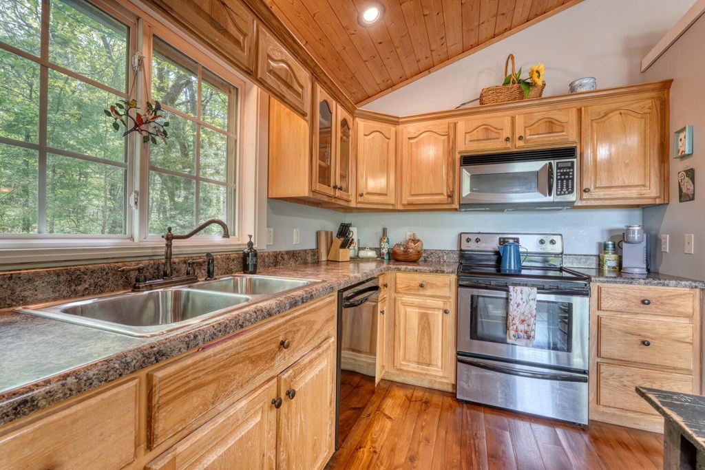 415237 Clayton Residential
