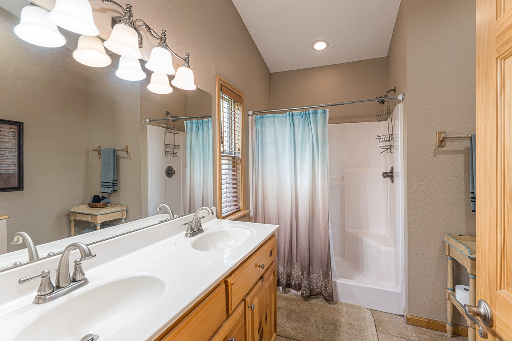 415281 Murphy Residential