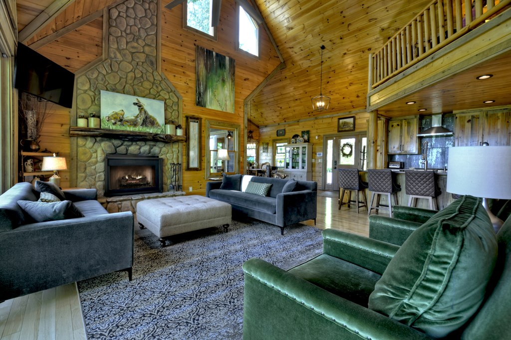 415284 Blue Ridge Residential
