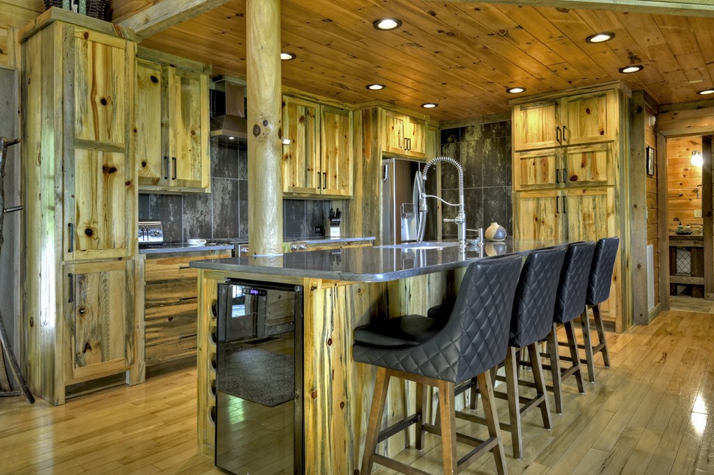 415284 Blue Ridge Residential