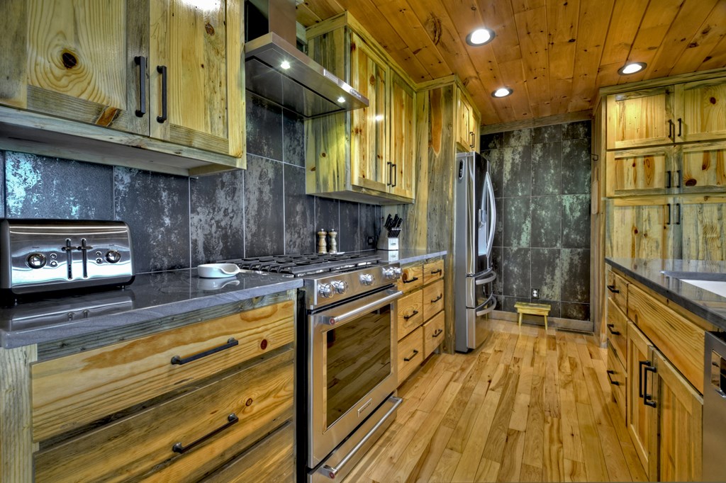 415284 Blue Ridge Residential
