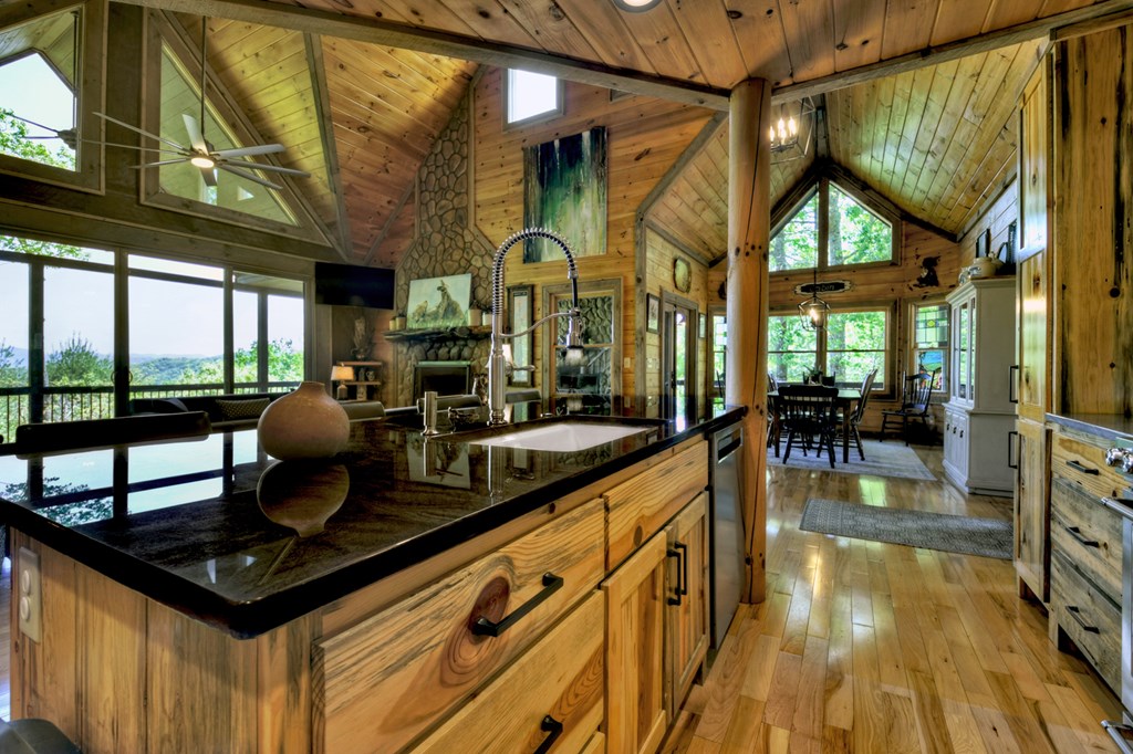 415284 Blue Ridge Residential