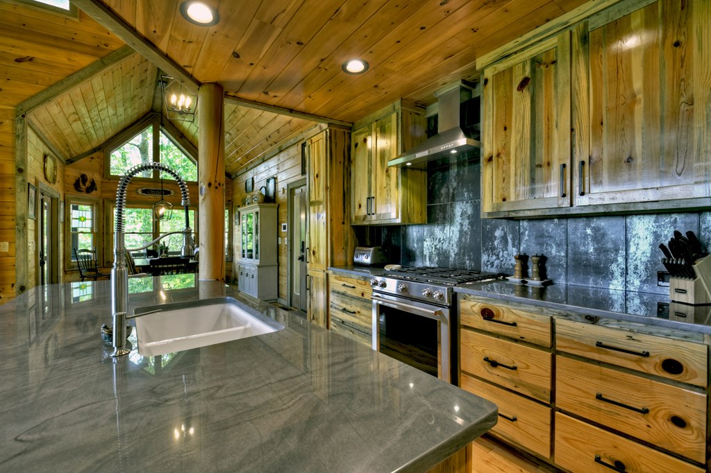 415284 Blue Ridge Residential
