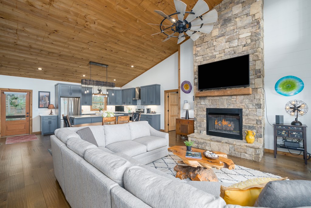 415302 Blue Ridge Residential