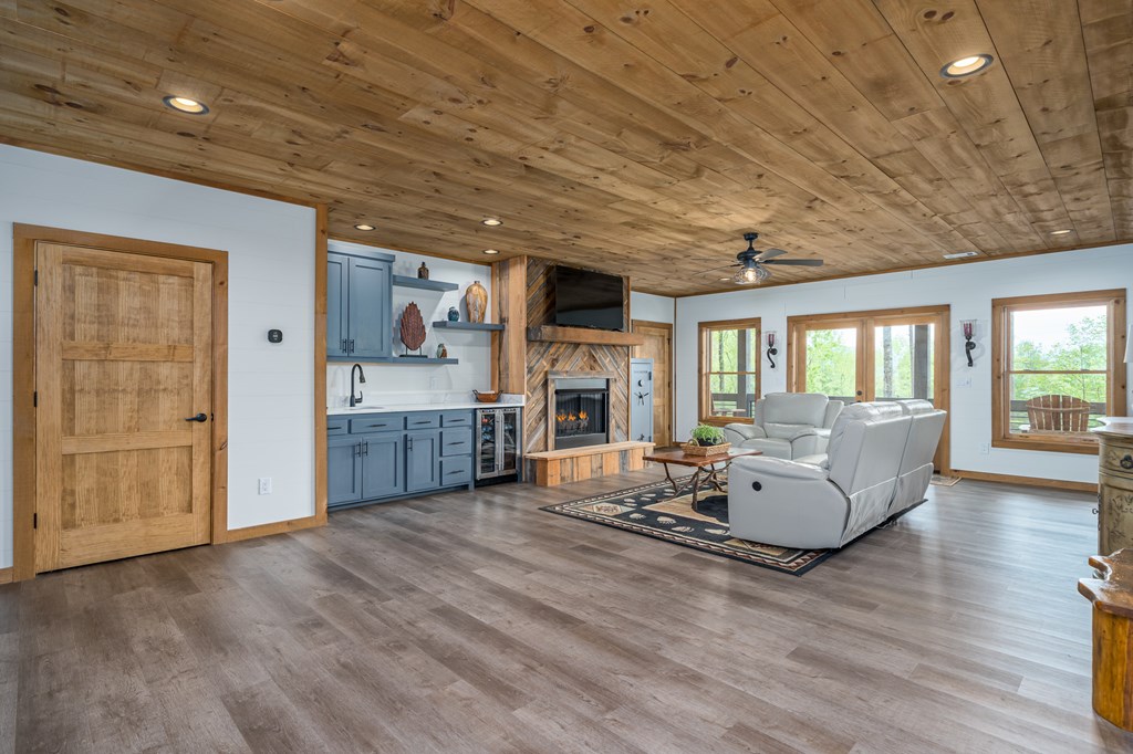 415302 Blue Ridge Residential