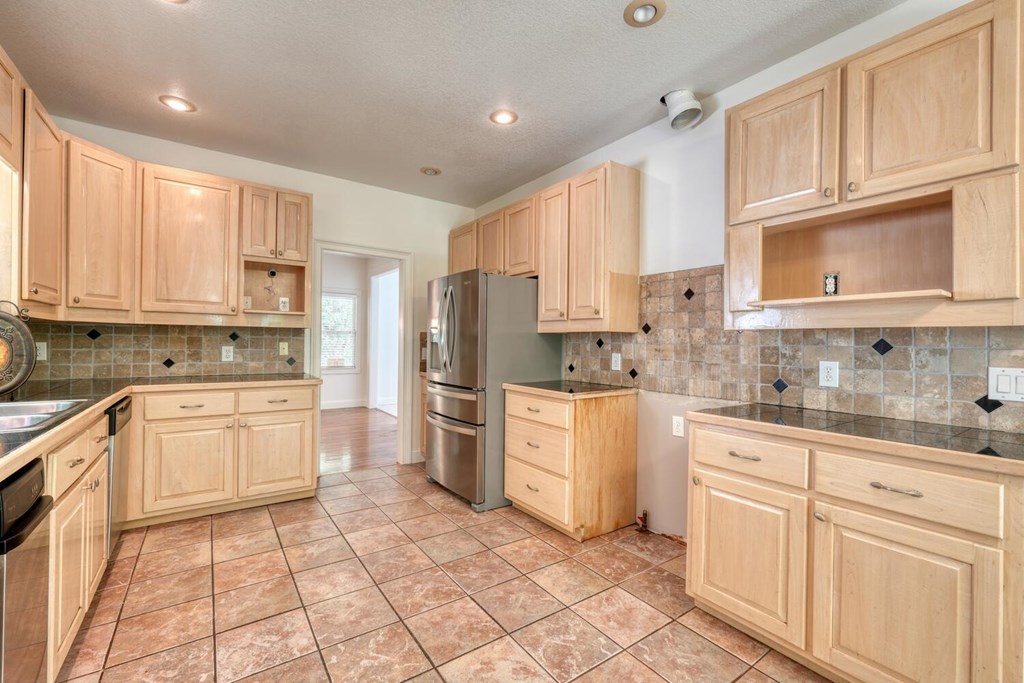 415322 Young Harris Residential