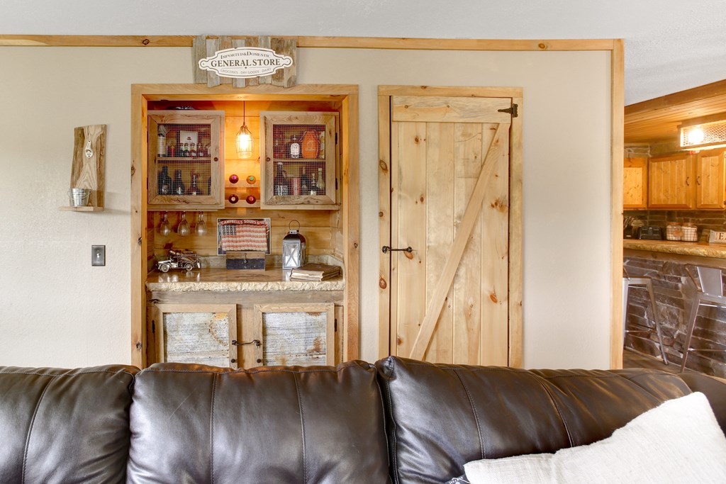 415329 Hayesville Residential