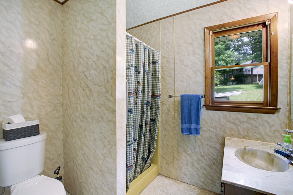 415329 Hayesville Residential