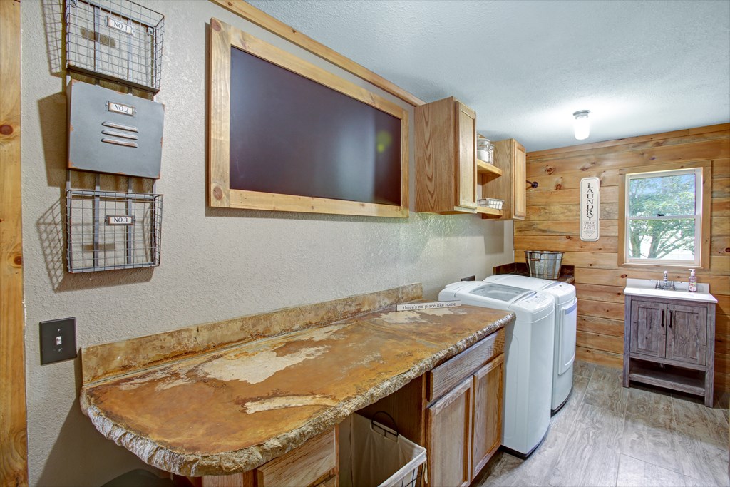 415329 Hayesville Residential