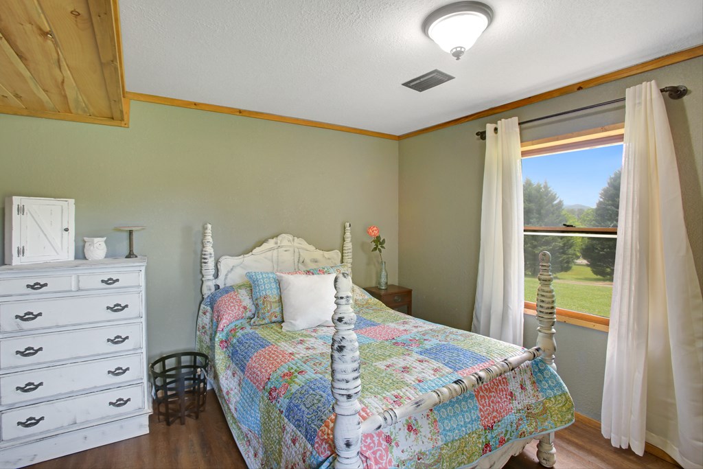 415329 Hayesville Residential