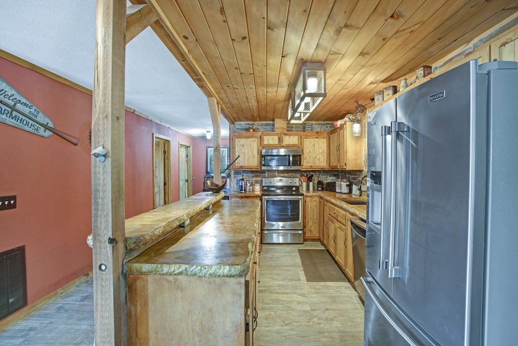 415329 Hayesville Residential