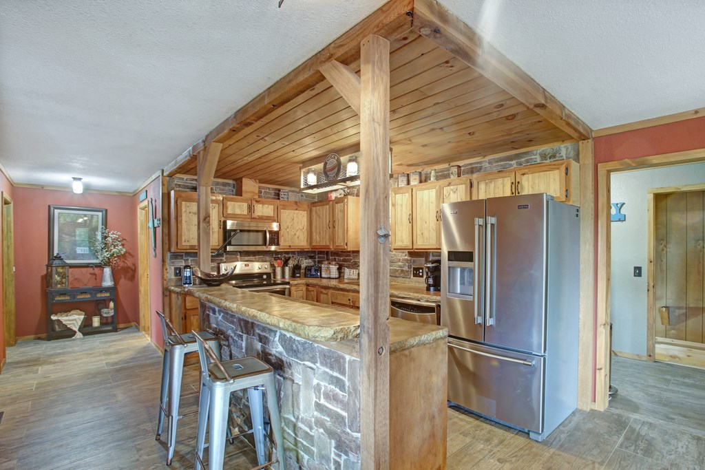 415329 Hayesville Residential