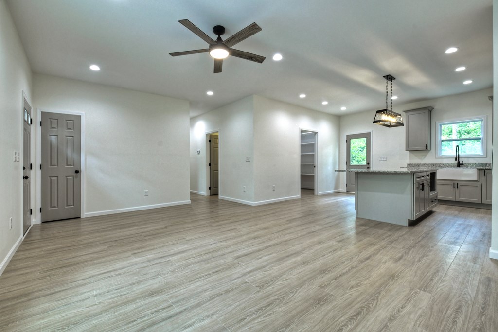 415330 East Ellijay Residential