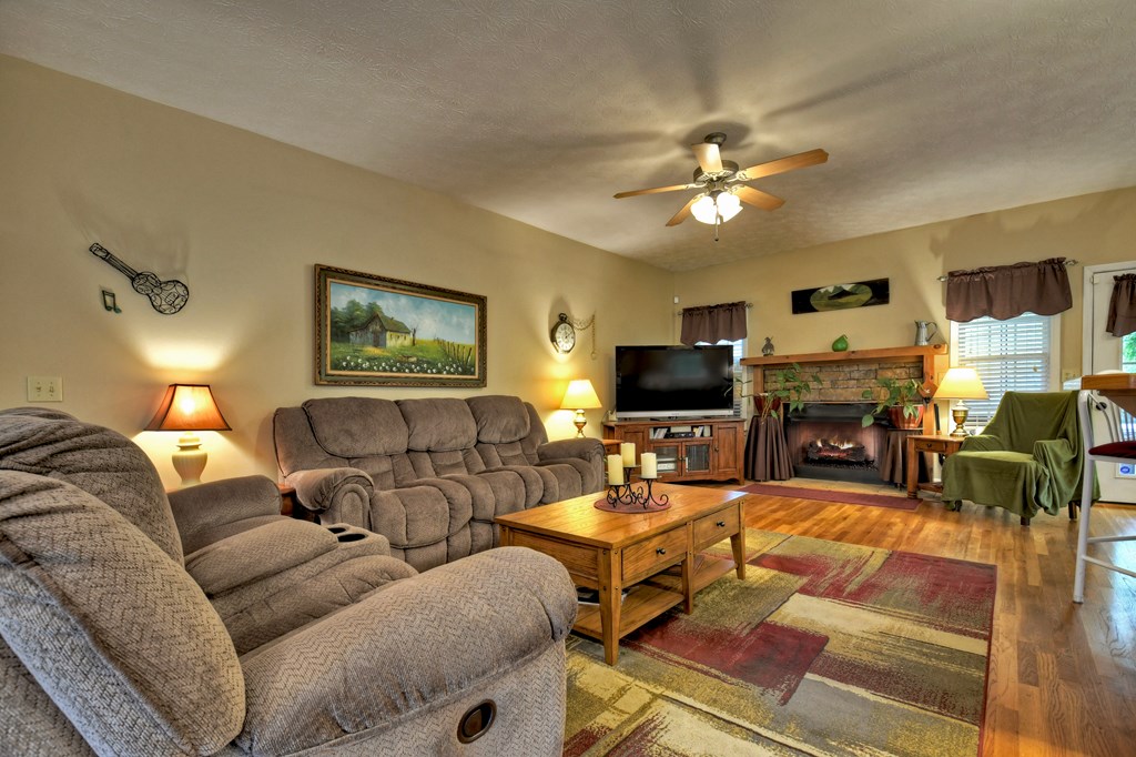 415332 Talking Rock Residential