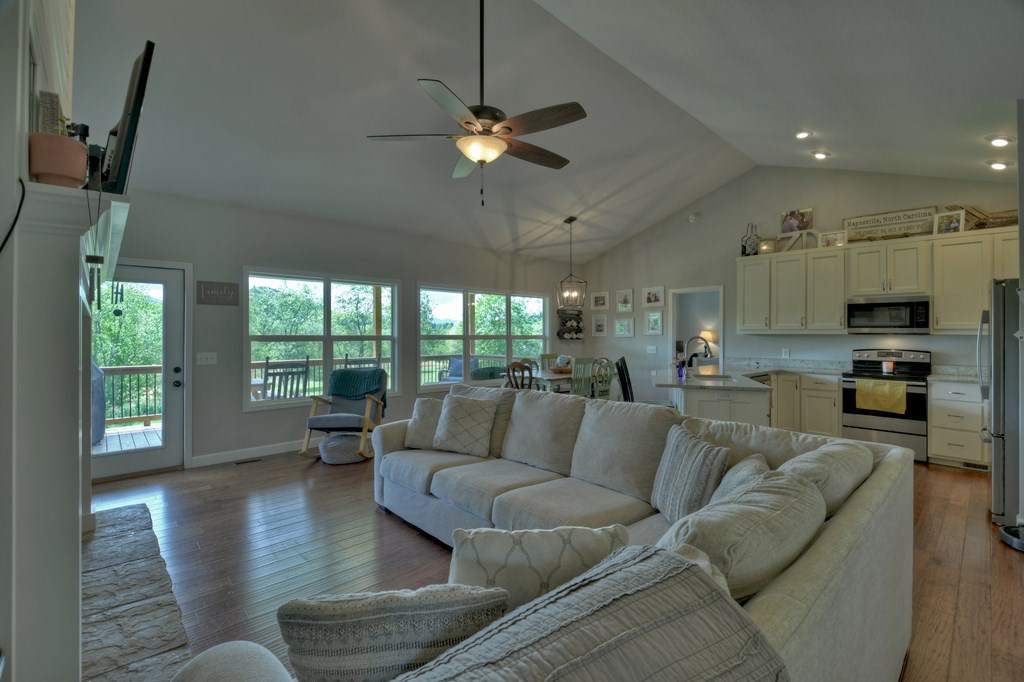 415340 Hayesville Residential