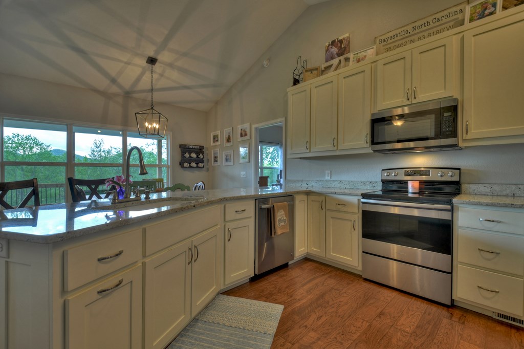 415340 Hayesville Residential