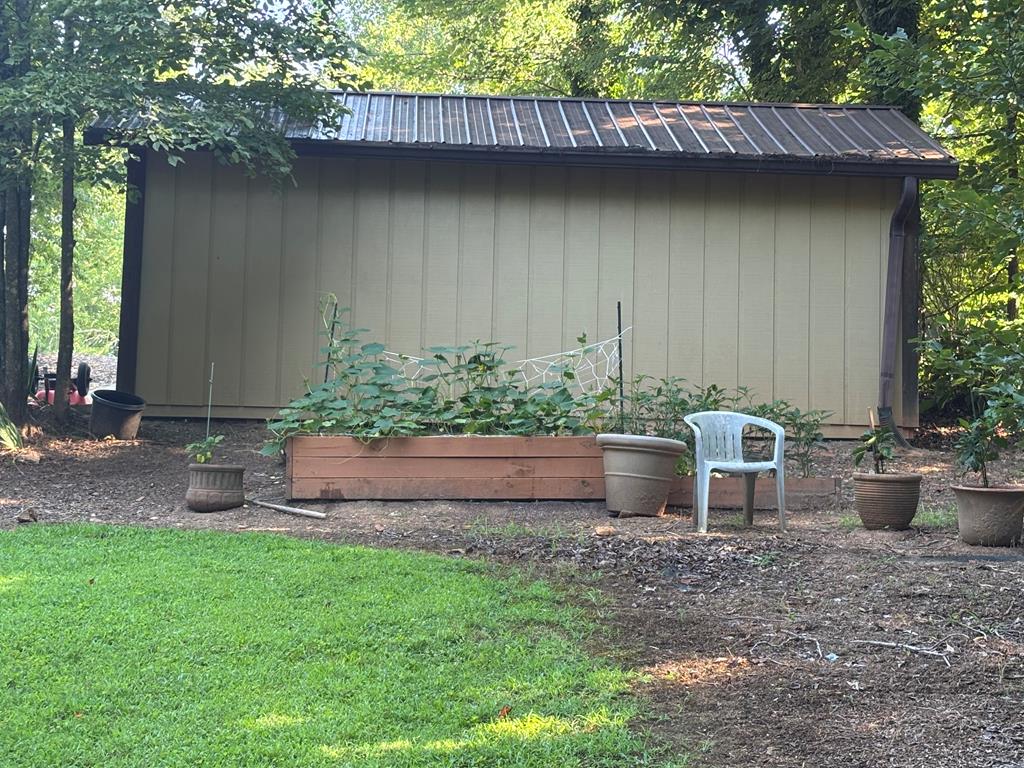 415389 Hayesville Residential