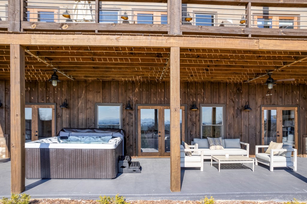 415404 Mineral Bluff Residential