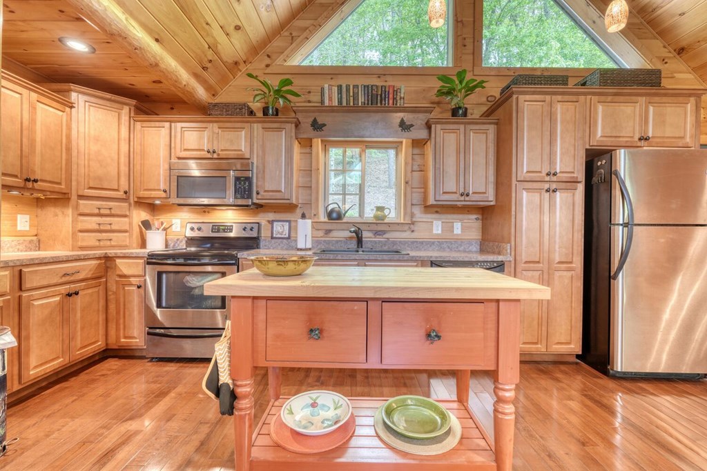 415410 Hayesville Residential