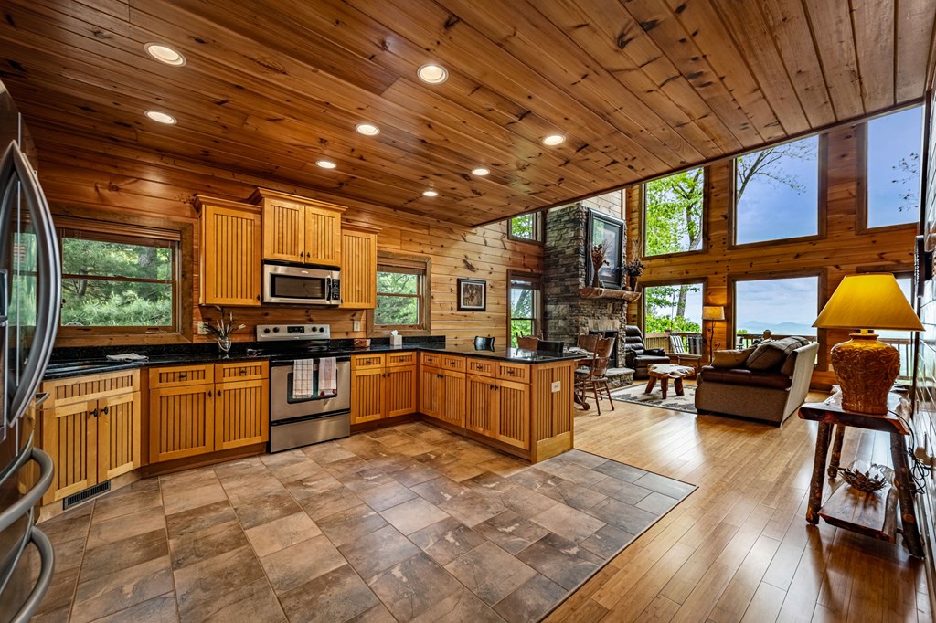 415415 Mineral Bluff Residential