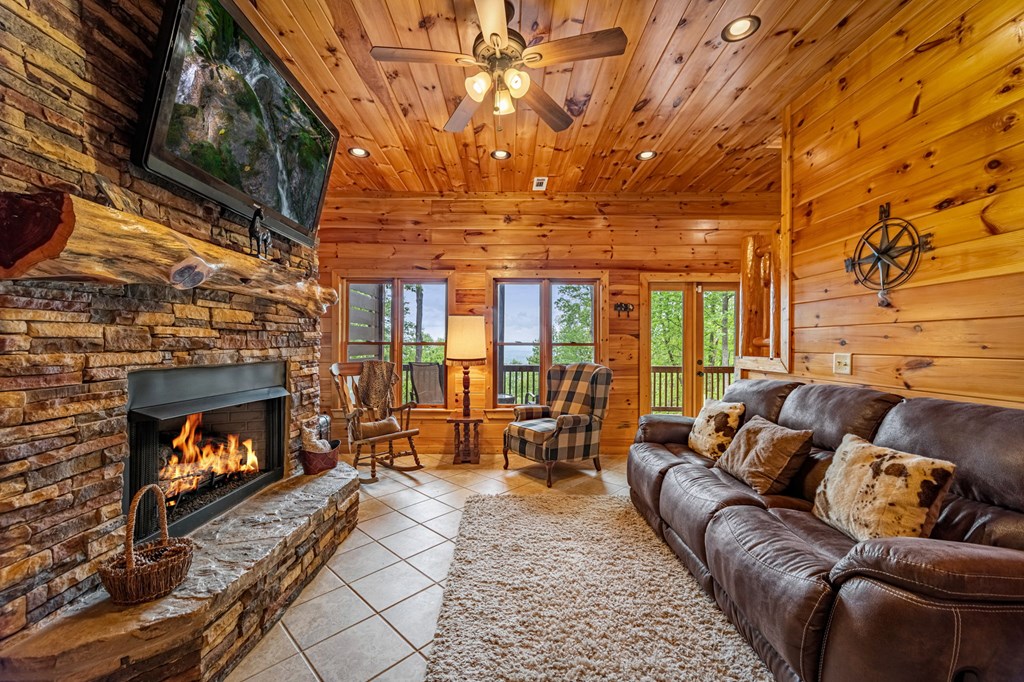 415415 Mineral Bluff Residential