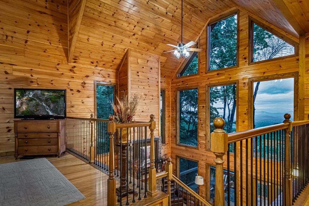 415415 Mineral Bluff Residential