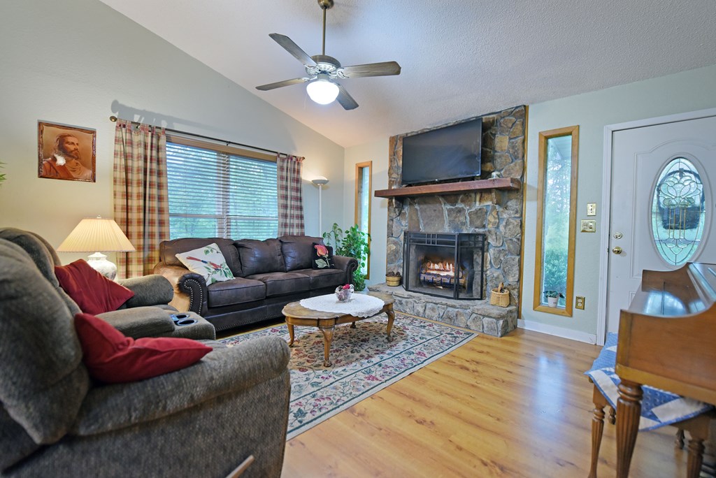 415421 Murphy Residential