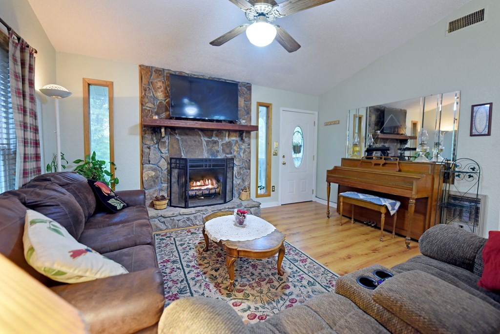 415421 Murphy Residential