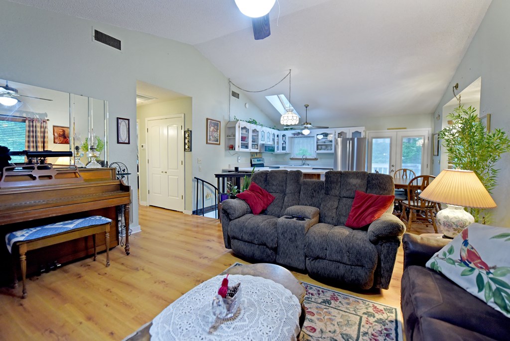 415421 Murphy Residential