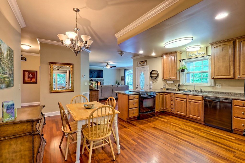 415462 Young Harris Residential
