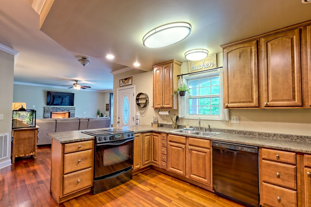 415462 Young Harris Residential