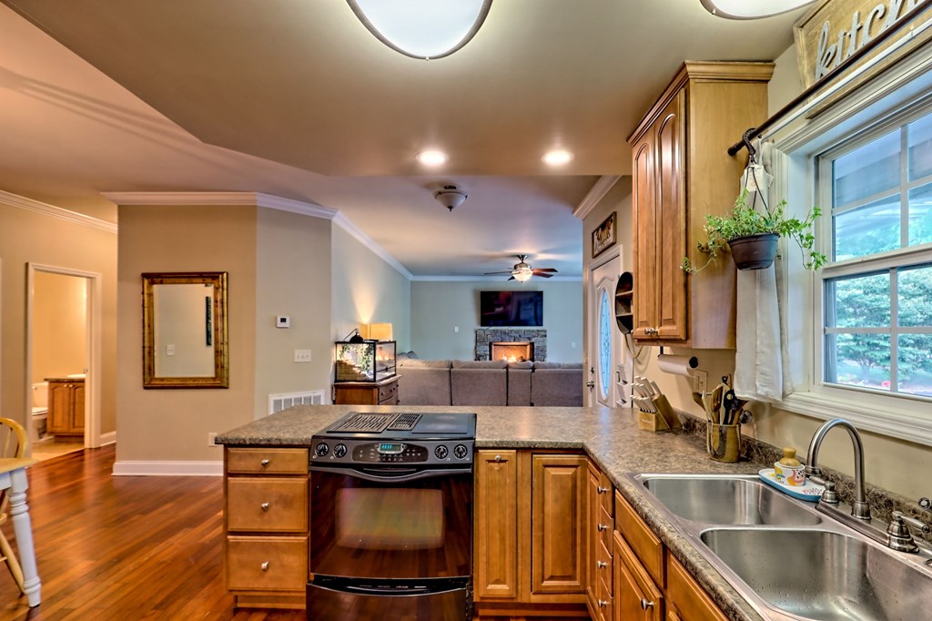 415462 Young Harris Residential