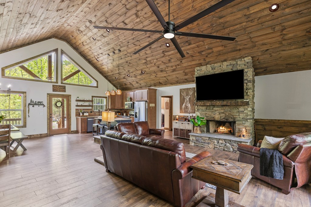 415482 Mineral Bluff Residential