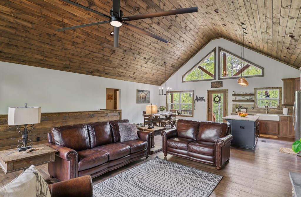 415482 Mineral Bluff Residential