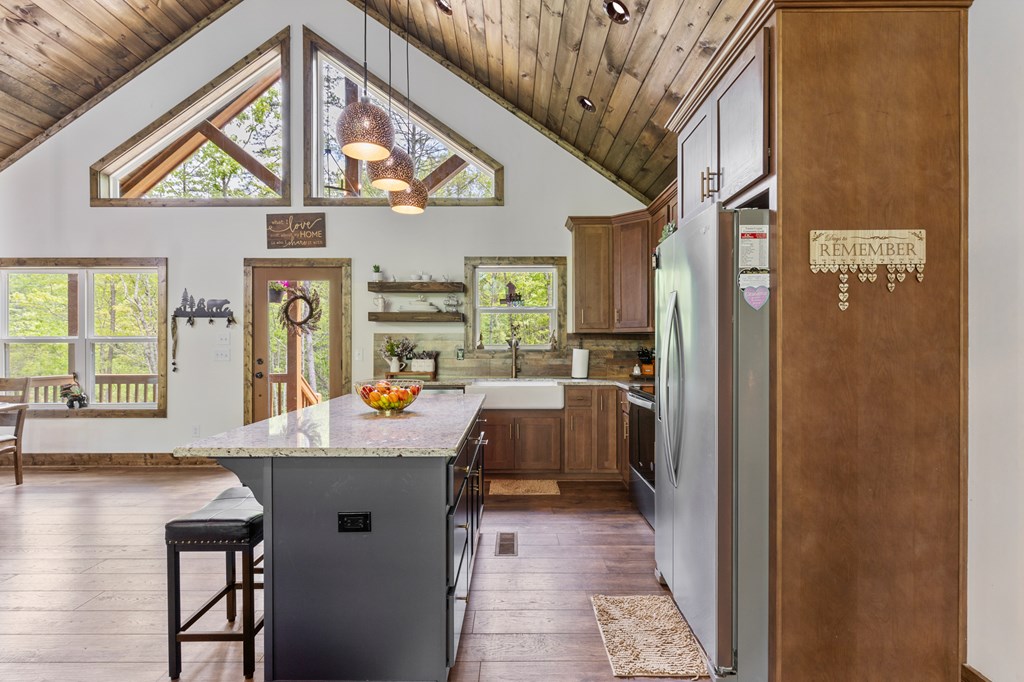 415482 Mineral Bluff Residential