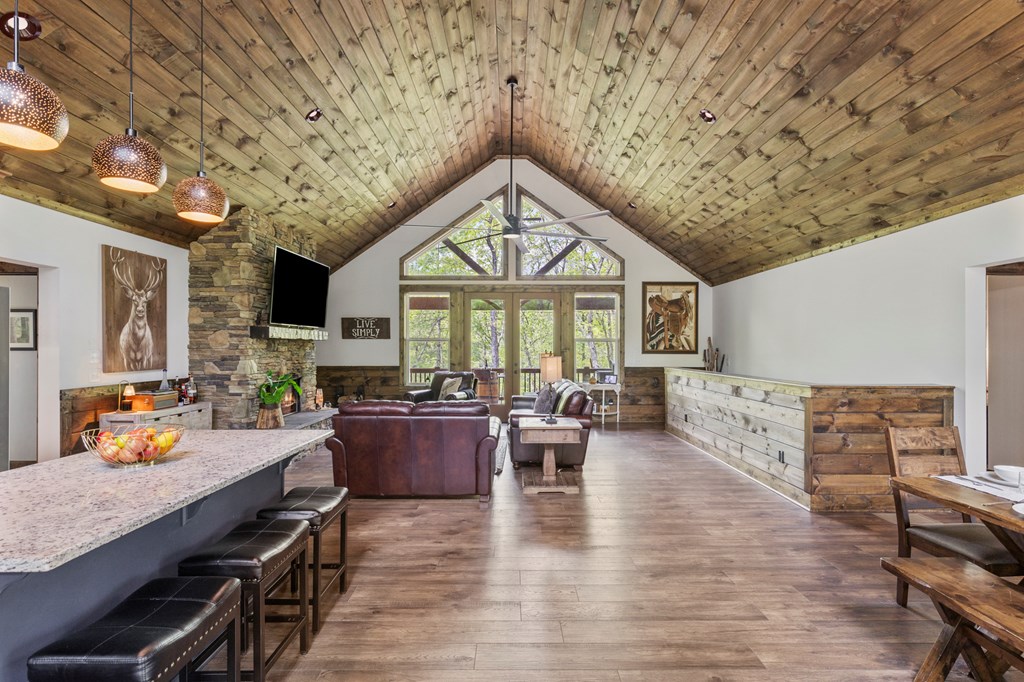 415482 Mineral Bluff Residential