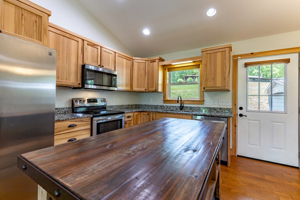 415512 Blairsville Residential