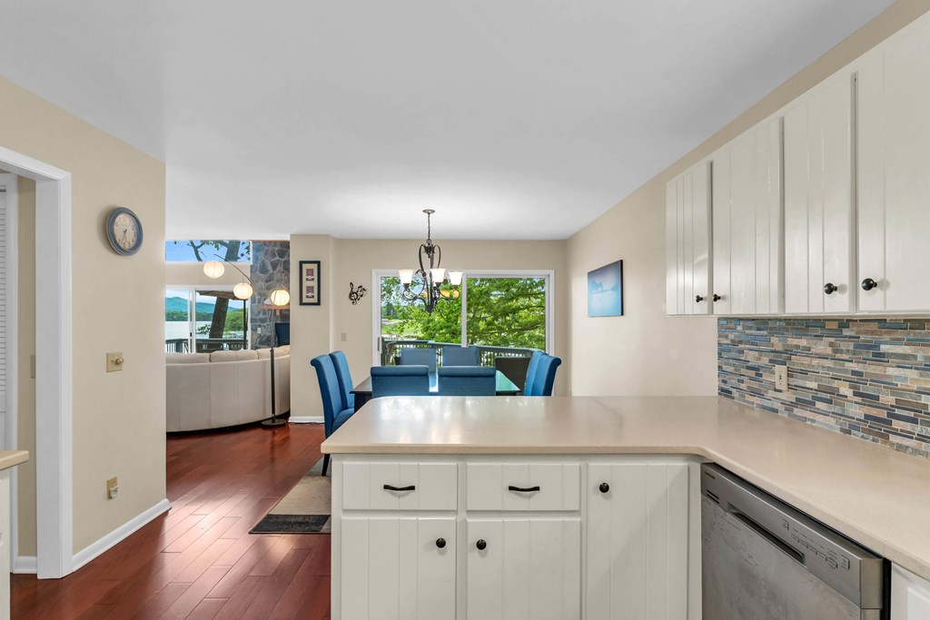 415527 Hayesville Residential