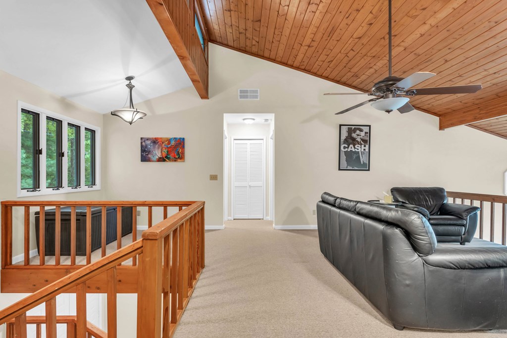 415527 Hayesville Residential